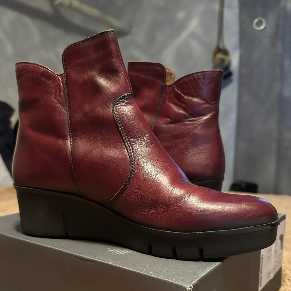 Dark red/burgundy leather boots size 42